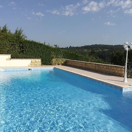 La Petite Colline Du Cros, A Louer *
